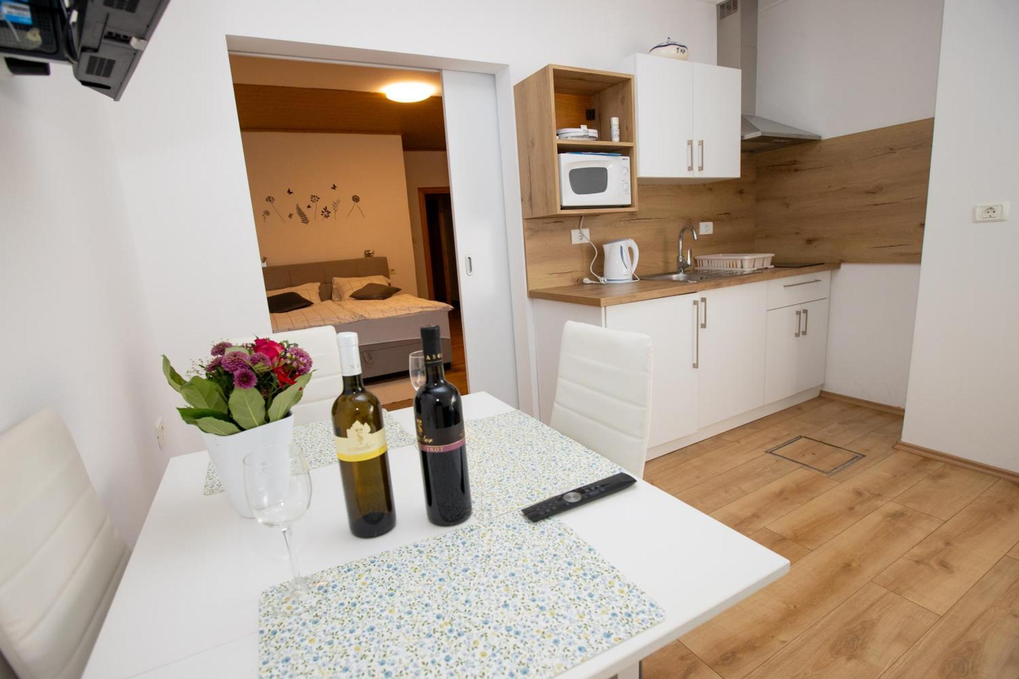 Guesthouse Sanabor Postojna Eksteriør billede
